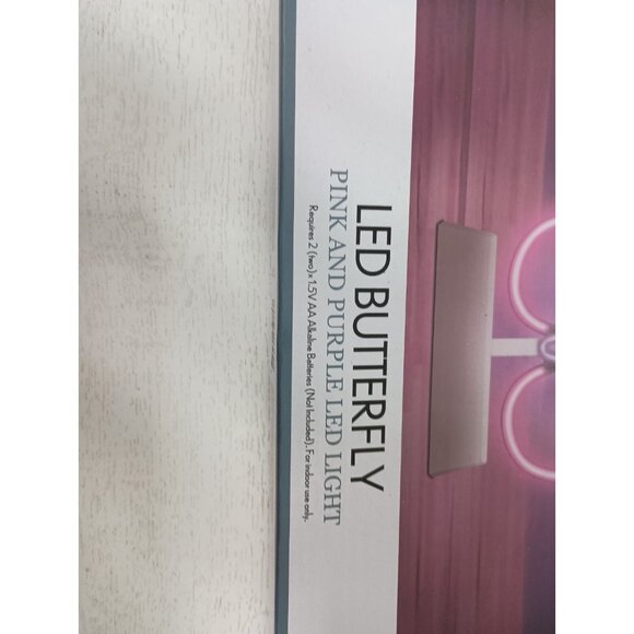 Room 2 Room Led Butterfly Pink and Purple Neon Led Light Electric Decorative New - Picture 3 of 6